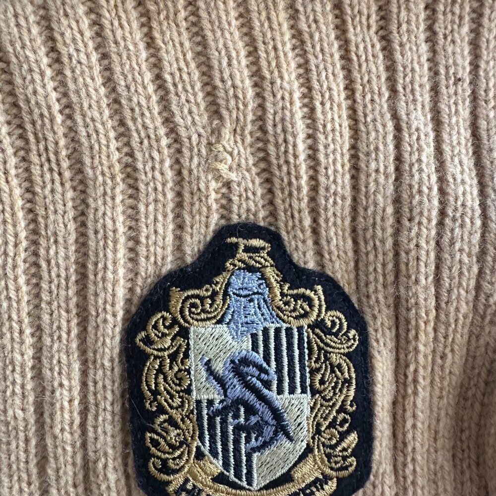 Harry Potter Hufflepuff XS Youth 100% Lambswool Scotland Universal Studios - Picture 5 of 13